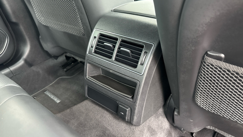 Jaguar XF 2.0 D200 R-Dynamic HSE 4dr Auto AWD Diesel Saloon